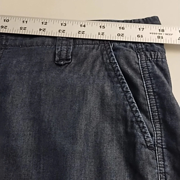 Gap 1969 Very Lightweight 100% cotton dark denim 5 pocket jean shorts - Picture 6 of 12